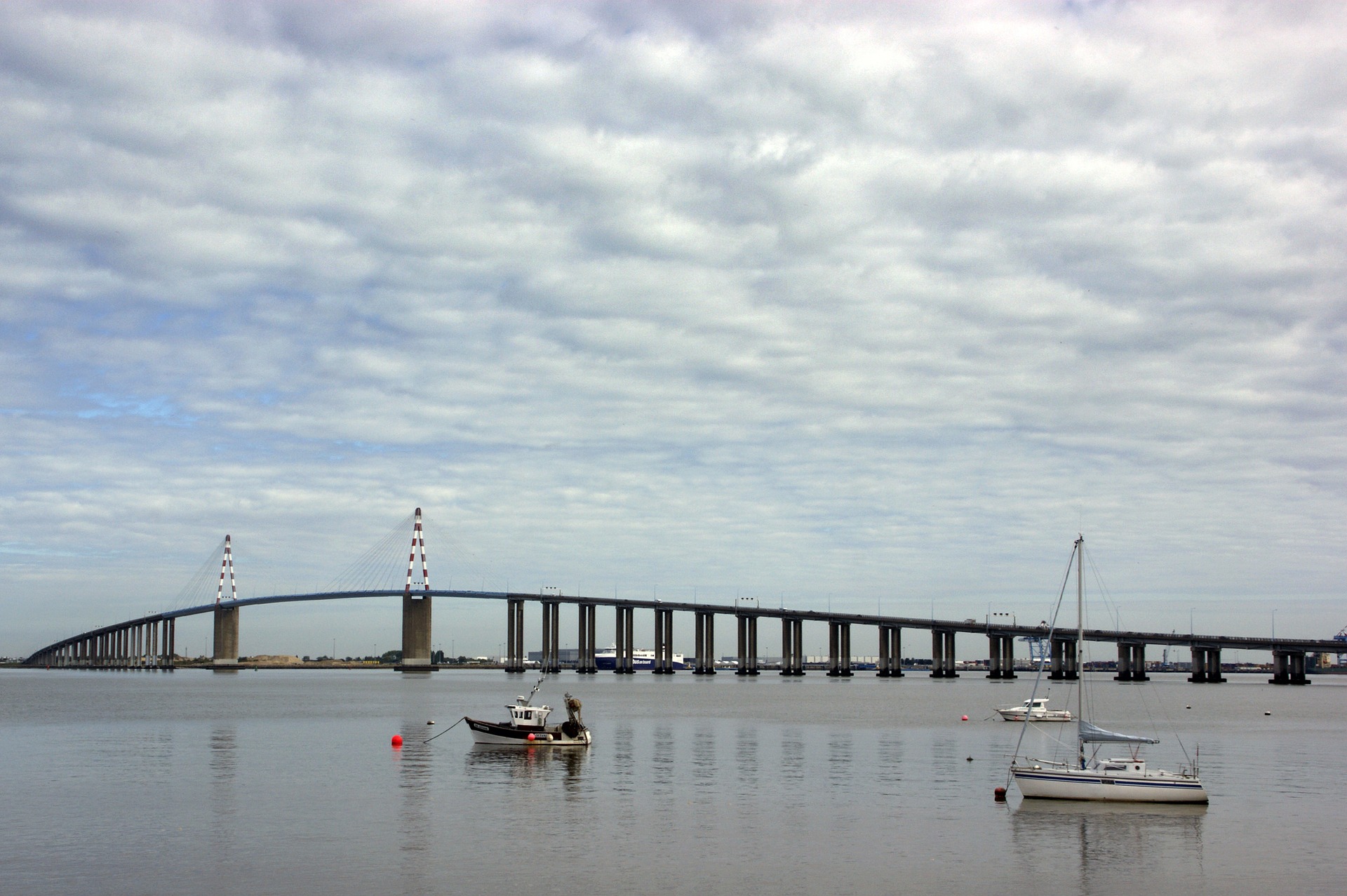 Pont St Nazaire st-nazaire.jpg